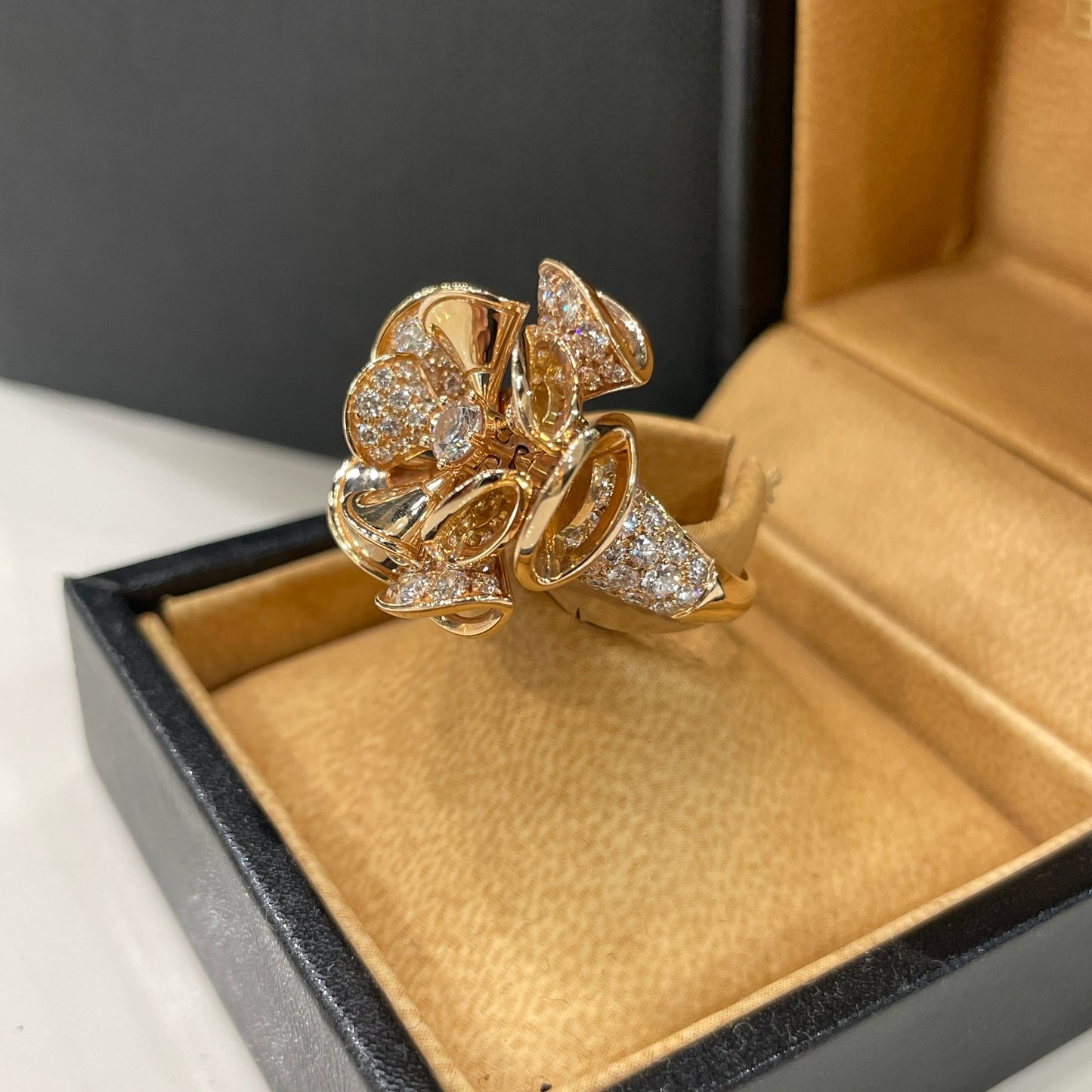 Bvlgari Diva Dream Flower Ring