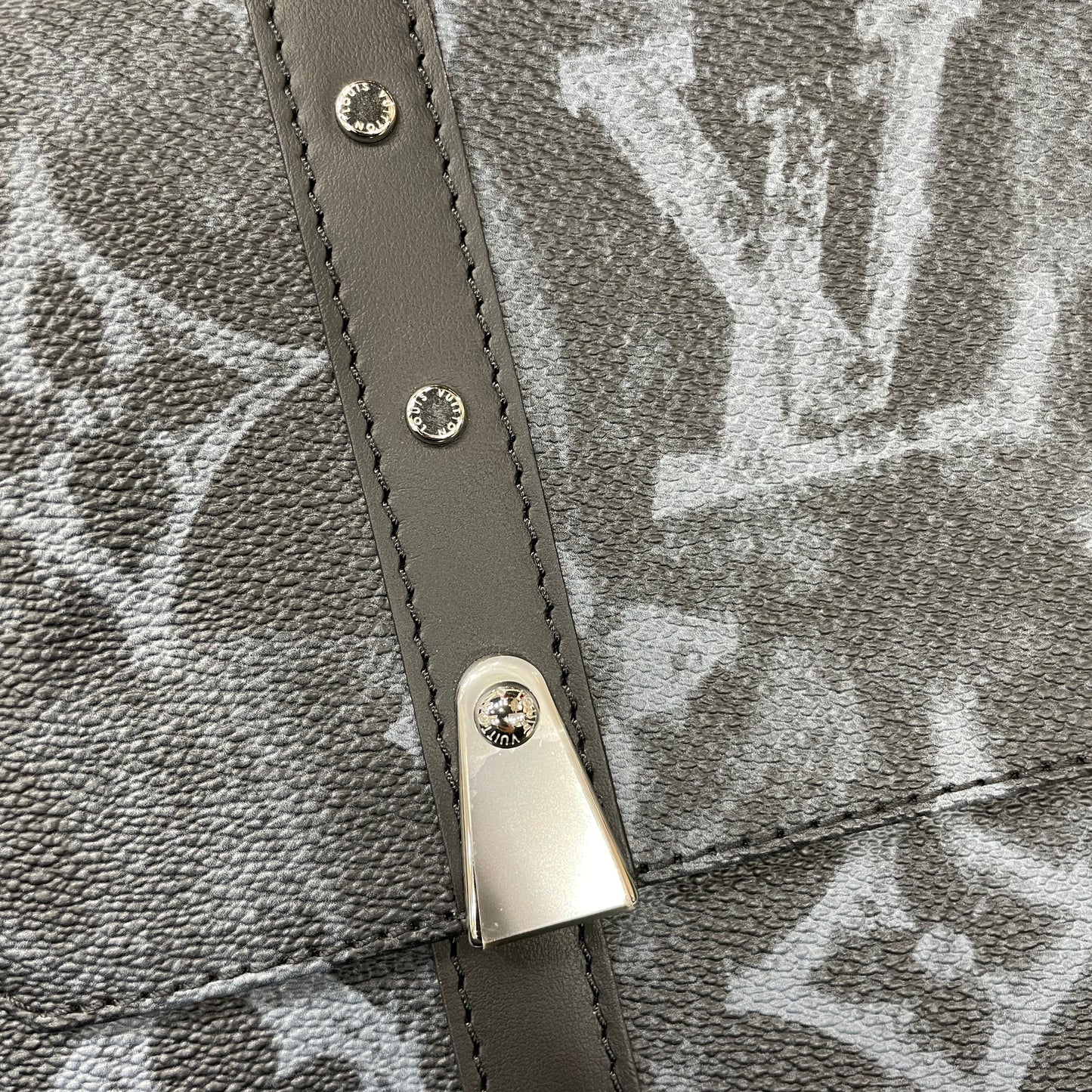 Louis Vuitton Mens Trunk Messenger