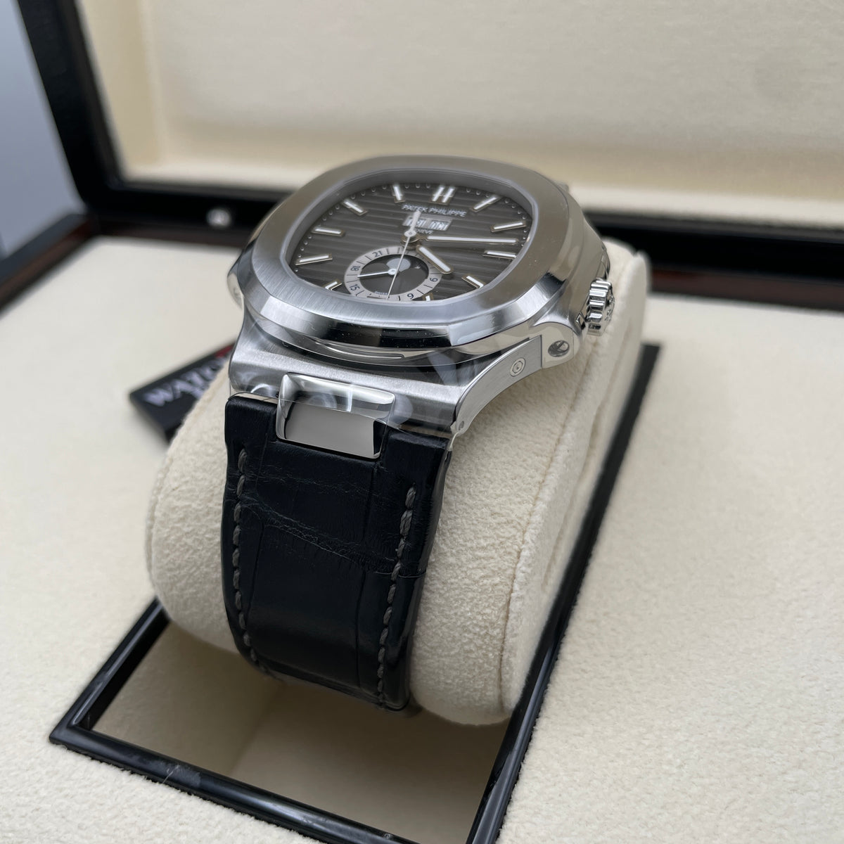 Nautilus Annual Calendar 5726A